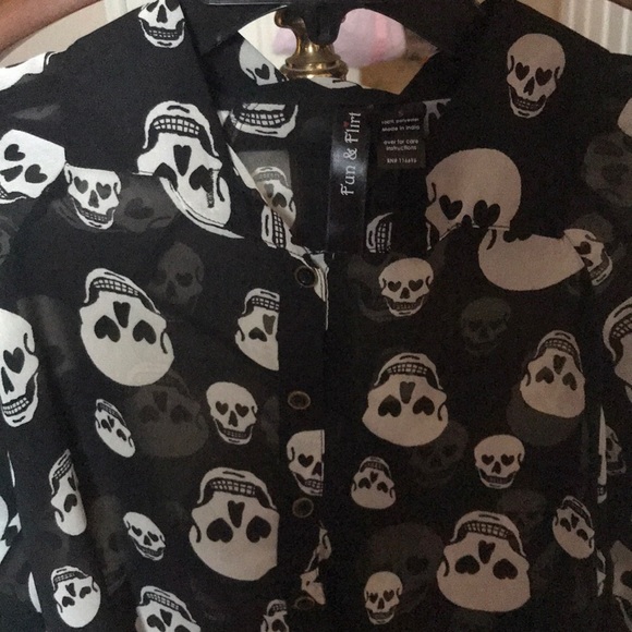 Skull button down - Picture 2 of 3